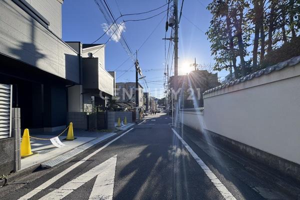 �����s���c�J���c2���ڂ̐V�z��ˌ��Ă̑O�ʓ��H�܂ތ��n�ʐ^