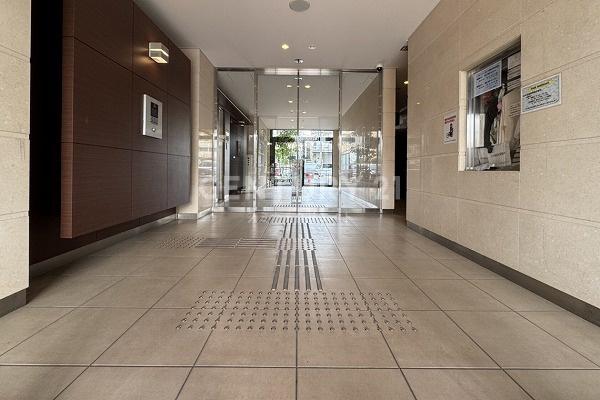 �����s��c���X��2���� 24-3�̒��Ã}���V�����̃G���g�����X