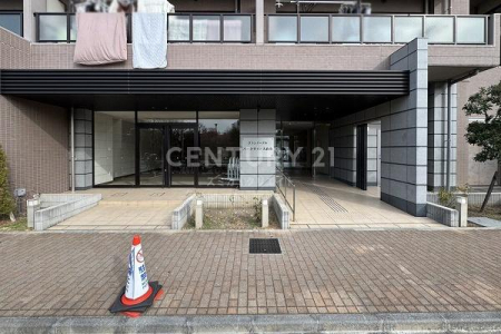 �����s��c���X��2���� 24-3�̒��Ã}���V�����̃G���g�����X