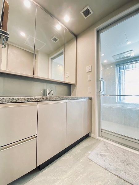 �����s�`��`��4���� 6-5�̒��Ã}���V�����̐��ʑ�E���ʏ�