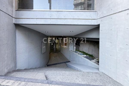 �����s�a�J��b���4���� 23-9�̒��Ã}���V�����̃G���g�����X