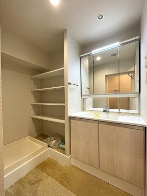 �����s�a�J��L��1���� 7-7�̒��Ã}���V�����̐��ʑ�E���ʏ�