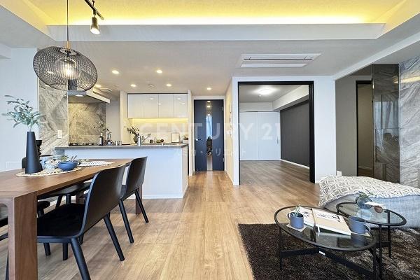 �����s���c�J��m4���� 8-12�̒��Ã}���V�����̃��r���O