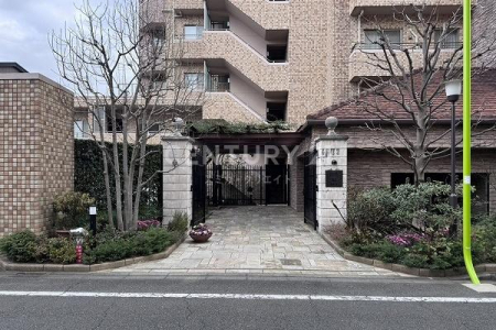 �����s���c�J��m4���� 8-12�̒��Ã}���V�����̃G���g�����X