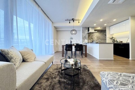 �����s���c�J��m4���� 8-12�̒��Ã}���V�����̃��r���O