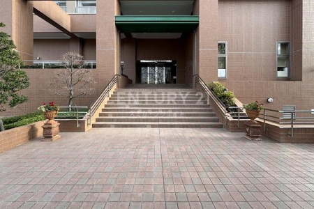 �����s���c�J����4���� 24-1�̒��Ã}���V�����̃G���g�����X