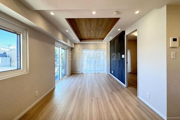 �����s�a�J���X��5���� 8-5�̒��Ã}���V�����̃��r���O