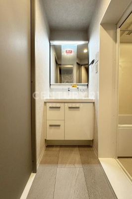 �����s�ڍ���勴1���� 1-11�̒��Ã}���V�����̐��ʑ�E���ʏ�