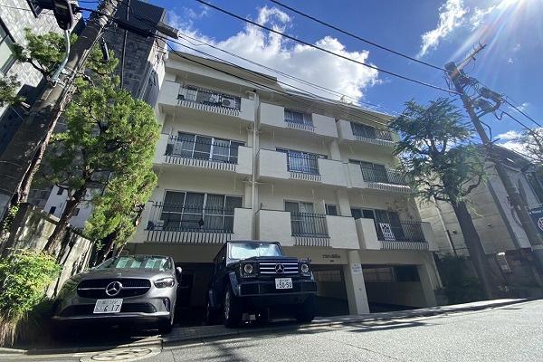 ピロティ南青山 建物外観(2023.8撮影)
