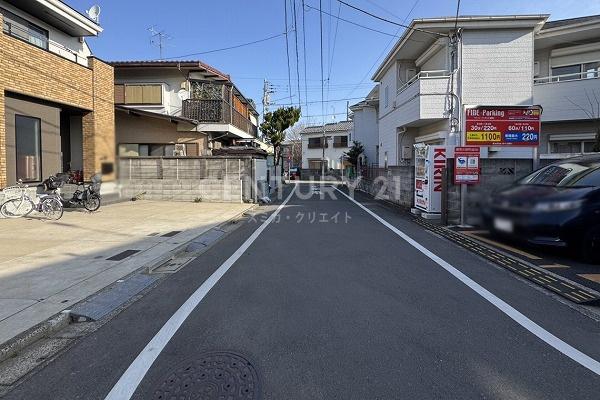 �����s���c�J���1���ڂ̒��È�ˌ��Ă̑O�ʓ��H�܂ތ��n�ʐ^