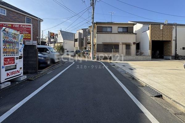 �����s���c�J���1���ڂ̒��È�ˌ��Ă̑O�ʓ��H�܂ތ��n�ʐ^