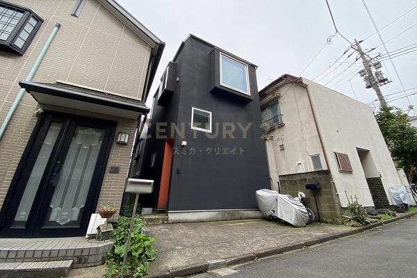 「下北沢」 中古戸建 外観(2021.7撮影)