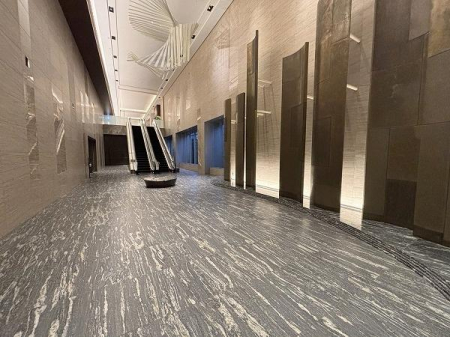 �����s�`�攒��1���� 2-1�̒��Ã}���V�����̃G���g�����X