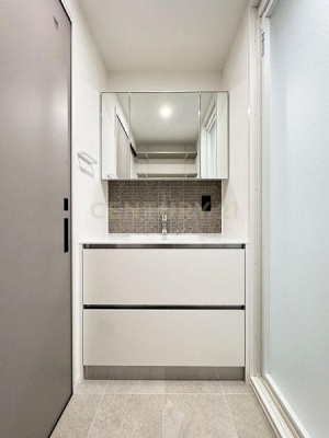 �����s�`��k�R2���� 12-42�̒��Ã}���V�����̐��ʑ�E���ʏ�