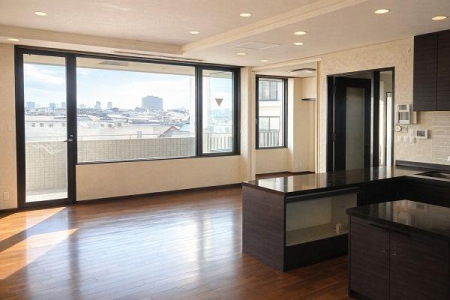 �����s�ڍ��撆��1���� 7-16�̒��Ã}���V�����̃��r���O