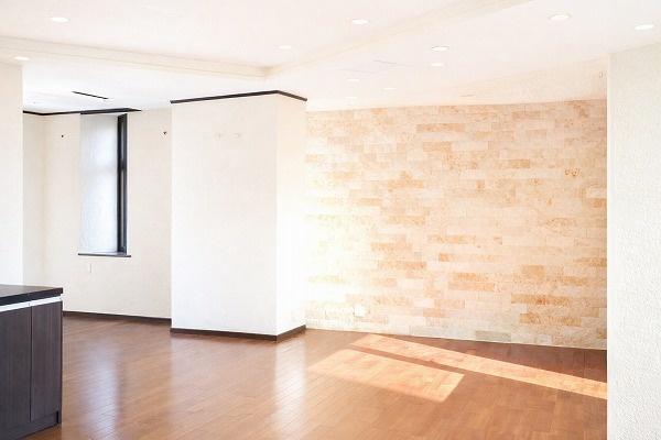 �����s�ڍ��撆��1���� 7-16�̒��Ã}���V�����̃��r���O