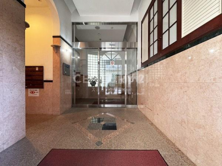 �����s�`��O�c5���� 4-6�̒��Ã}���V�����̃G���g�����X