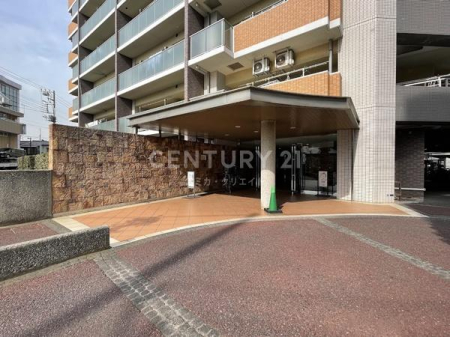 �����s��c���X��3���� 21-14�̒��Ã}���V�����̃G���g�����X