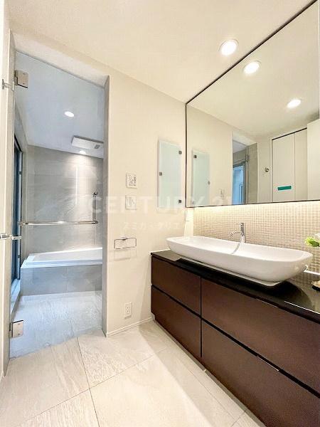 �����s�ڍ��敽��2���ڂ̒��È�ˌ��Ă̐��ʑ�E���ʏ�