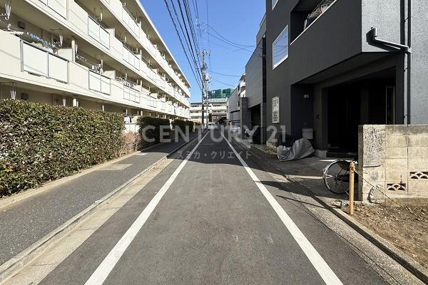 �����s�ڍ���勴2���ڂ̓y�n�̑O�ʓ��H�܂ތ��n�ʐ^