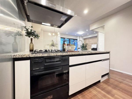 �����s���c�J����2���� 6-14�̒��Ã}���V�����̃L�b�`��