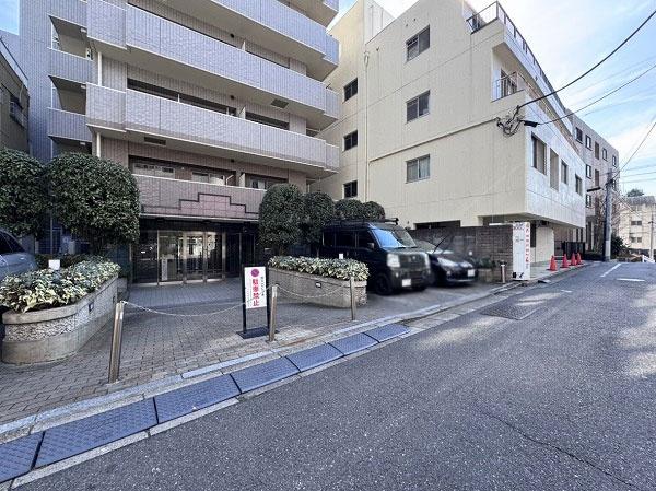 �����s�a�J����u�� 7-11�̒��Ã}���V�����̃G���g�����X