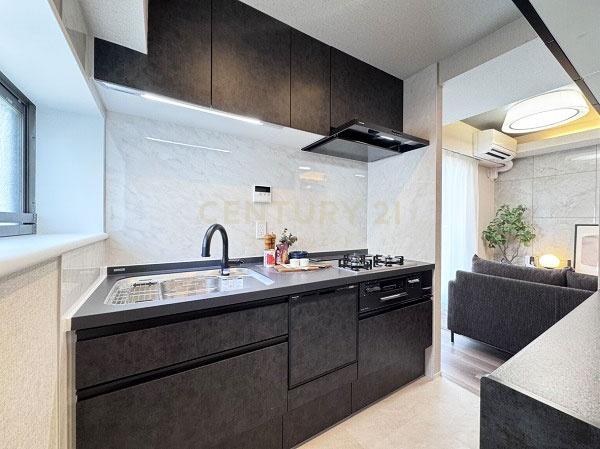 �����s�a�J����u�� 7-11�̒��Ã}���V�����̃L�b�`��