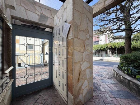 �����s���c�J����V��1���� 36-24�̒��Ã^�E���n�E�X�̂��̑����p��