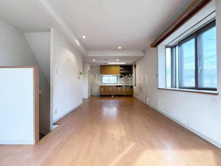 �����s���c�J����V��1���� 36-24�̒��Ã^�E���n�E�X�̃��r���O