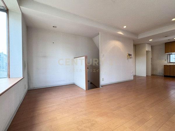 �����s���c�J����V��1���� 36-24�̒��Ã^�E���n�E�X�̃��r���O