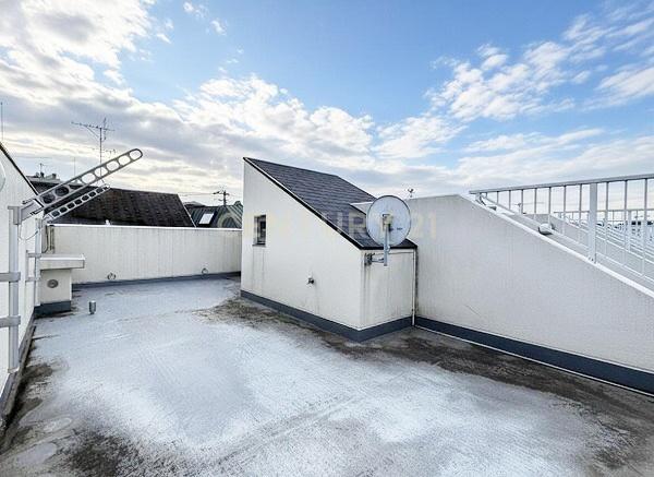 �����s���c�J����V��1���� 36-24�̒��Ã^�E���n�E�X�̃o���R�j�[