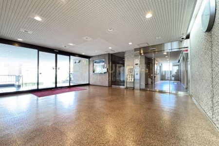 �����s�i������2���� 10-45�̒��Ã}���V�����̃G���g�����X