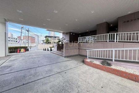 �����s�i������2���� 10-45�̒��Ã}���V�����̃G���g�����X