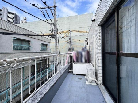 �����s���c�J��O������2���� 9-13�̒��Ã}���V�����̃o���R�j�[