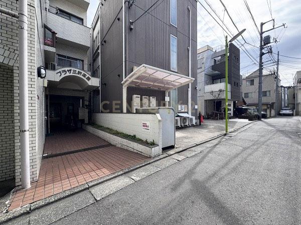 �����s���c�J��O������2���� 9-13�̒��Ã}���V�����̃G���g�����X