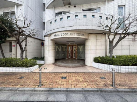 �����s�i���`��2���� 2-14�̒��Ã}���V�����̃G���g�����X