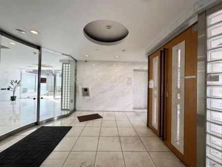 �����s�i���`��2���� 2-14�̒��Ã}���V�����̃G���g�����X