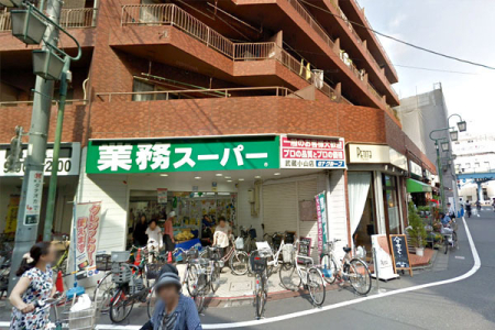 �����s�i���`��2���� 2-14�̒��Ã}���V�����̎��ӊ�