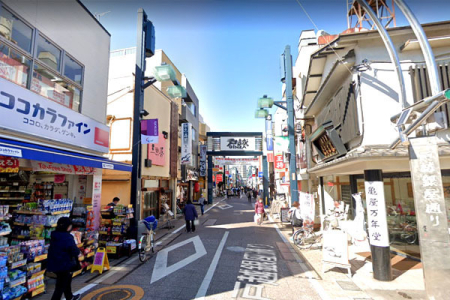 �����s�i���`��2���� 2-14�̒��Ã}���V�����̎��ӊ�