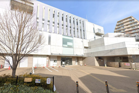 �����s�i���`��2���� 2-14�̒��Ã}���V�����̎��ӊ�