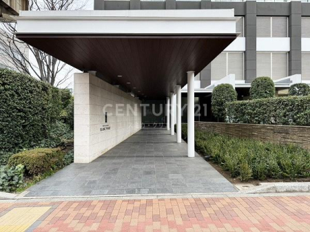 �����s�`��`��4���� 7-55�̒��Ã}���V�����̃G���g�����X