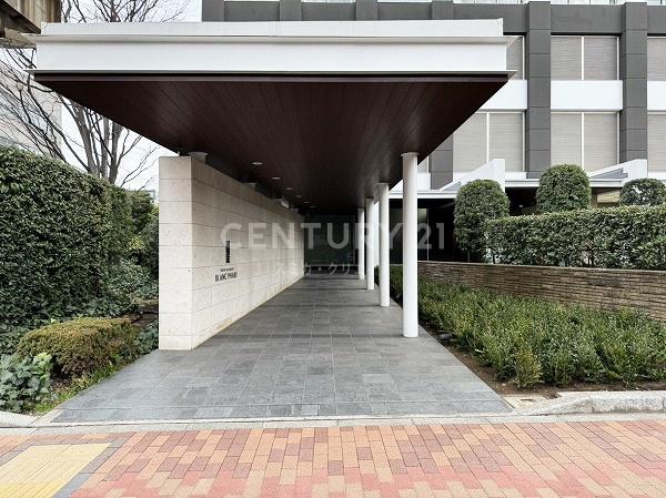 �����s�`��`��4���� 7-55�̒��Ã}���V�����̃G���g�����X