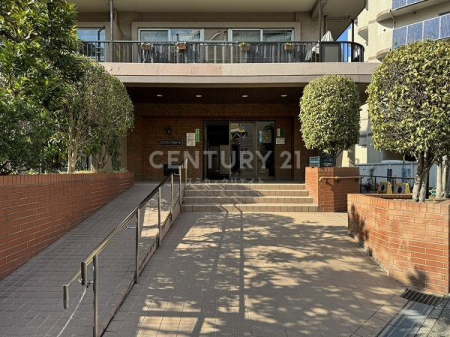 �����s�i����i��5���� 16-14�̒��Ã}���V�����̃G���g�����X