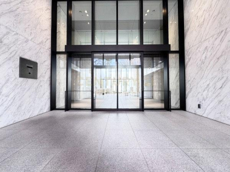 �����s�`���R4���� 2-12�̒��Ã}���V�����̃G���g�����X