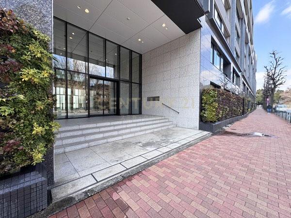 �����s�`���R4���� 2-12�̒��Ã}���V�����̃G���g�����X