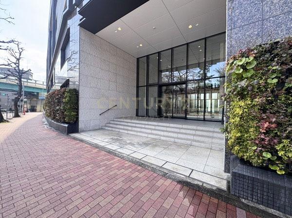 �����s�`���R4���� 2-12�̒��Ã}���V�����̃G���g�����X