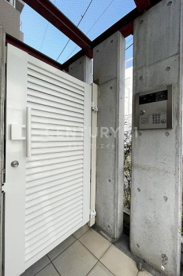 �����s�`���R3���� 3-10�̒��Ã}���V�����̃G���g�����X