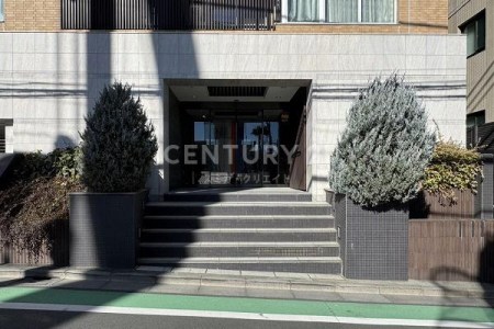 �����s�a�J���X��4���� 51-7�̒��Ã}���V�����̃G���g�����X