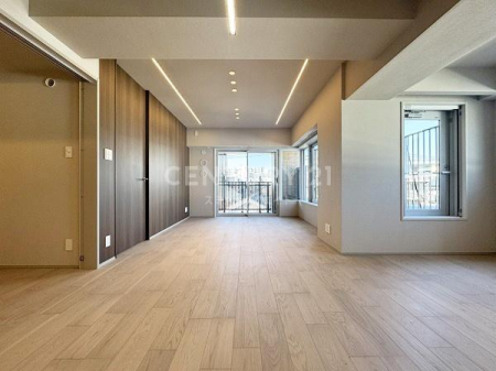 �����s�a�J���X��4���� 51-7�̒��Ã}���V�����̃��r���O