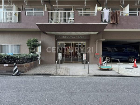 �����s�i������2���� 8-6�̒��Ã}���V�����̃G���g�����X